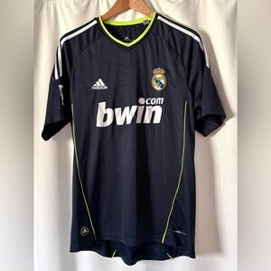 Real Madrid 2010/2011 Adidas Away Jersey size M